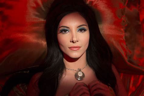 Elainw the love witch